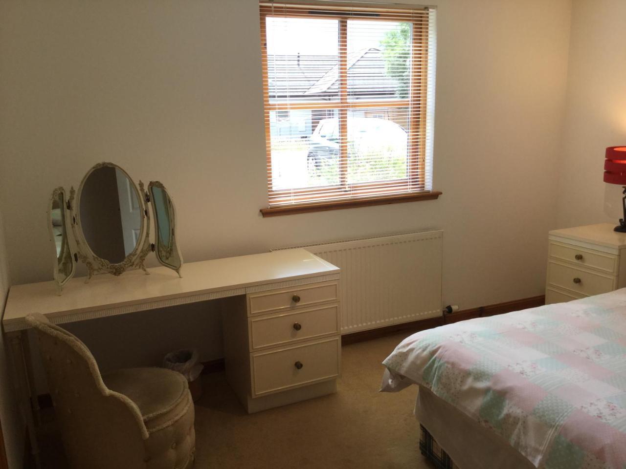 Two-Bedroom Apartment - Golf View Free Parking إينفيرنيس المظهر الخارجي الصورة