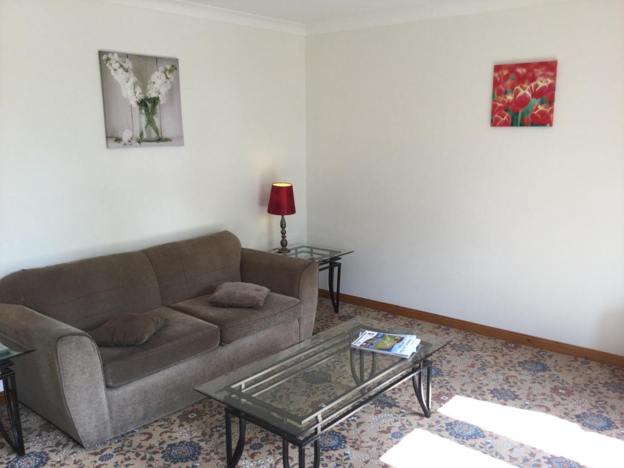 Two-Bedroom Apartment - Golf View Free Parking إينفيرنيس المظهر الخارجي الصورة