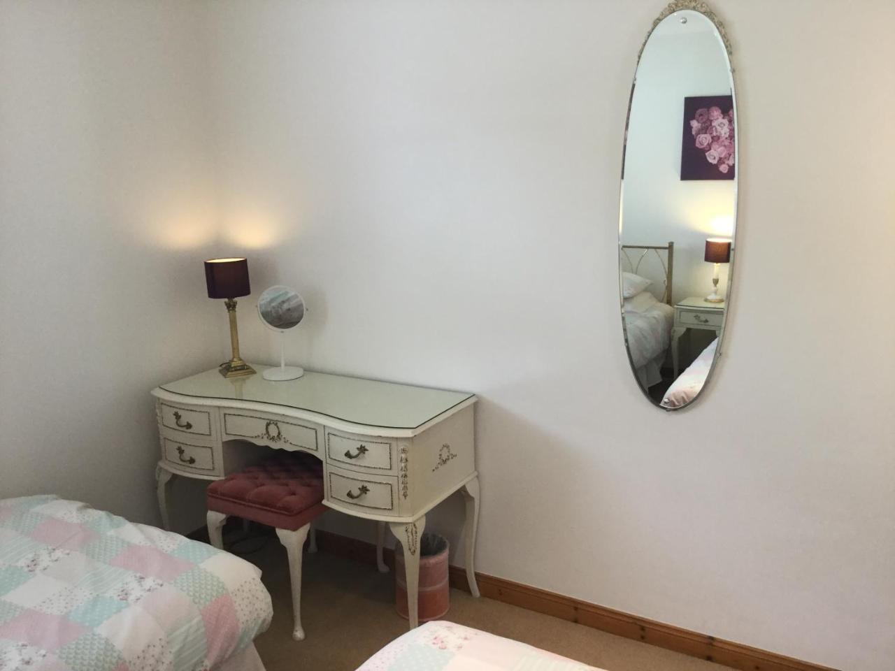 Two-Bedroom Apartment - Golf View Free Parking إينفيرنيس المظهر الخارجي الصورة